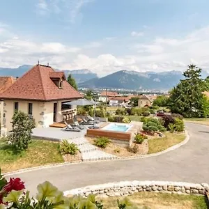 Oda ve Kahvaltı Le Paon Bleu Annecy Poisy