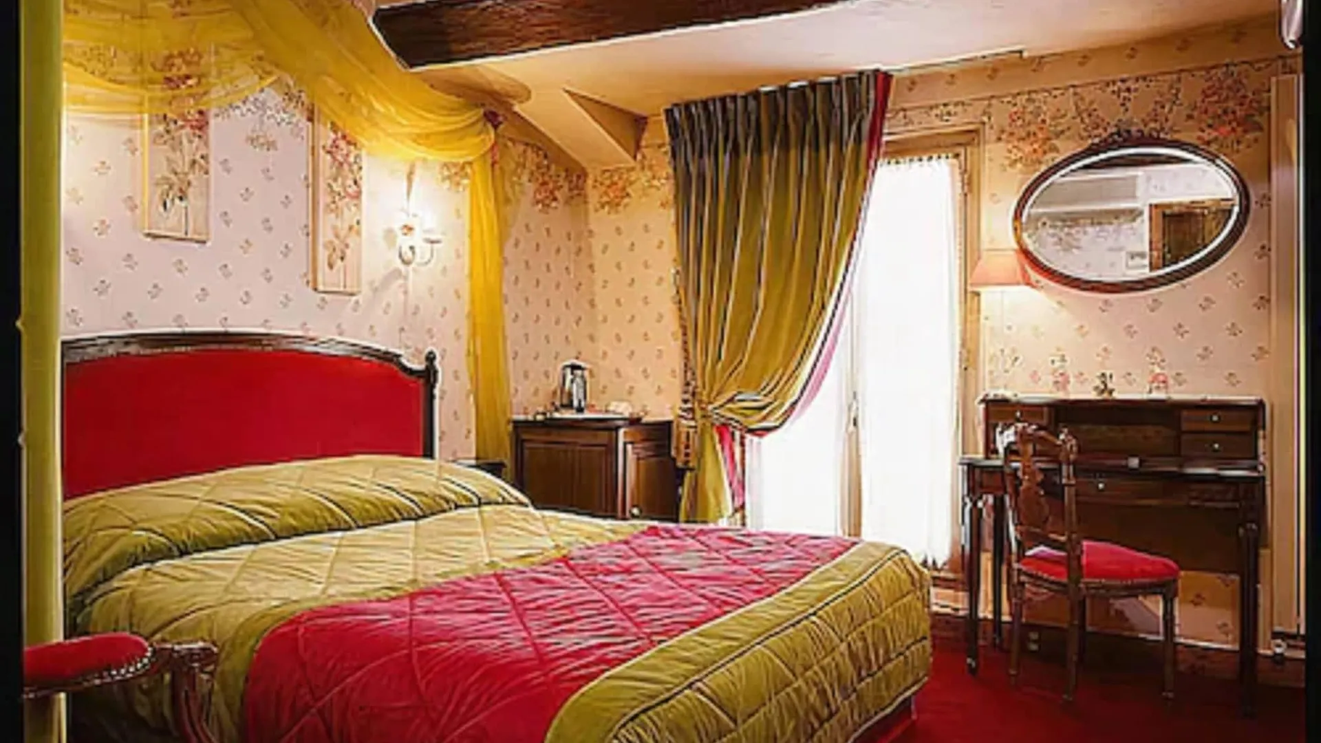 ***  Grand Hotel Dechampaigne Paris France