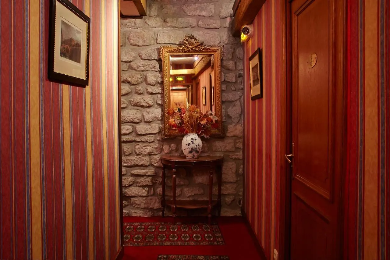 Grand Hotel Dechampaigne Paris 3*,