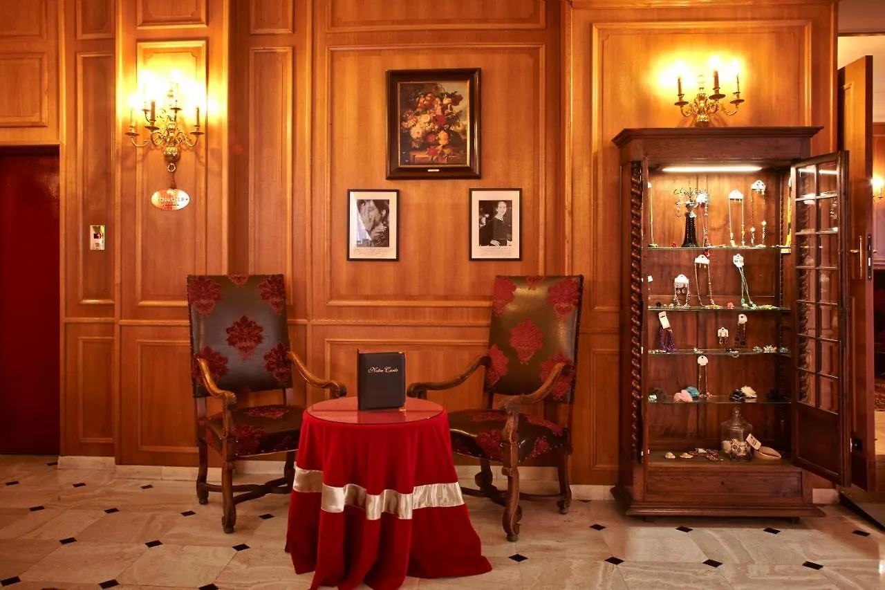 ***  Grand Hotel Dechampaigne Paris France