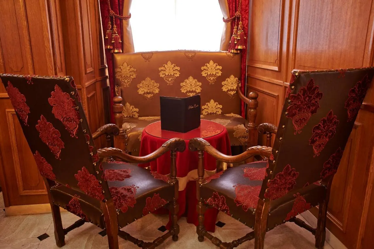 Grand Hotel Dechampaigne Paris