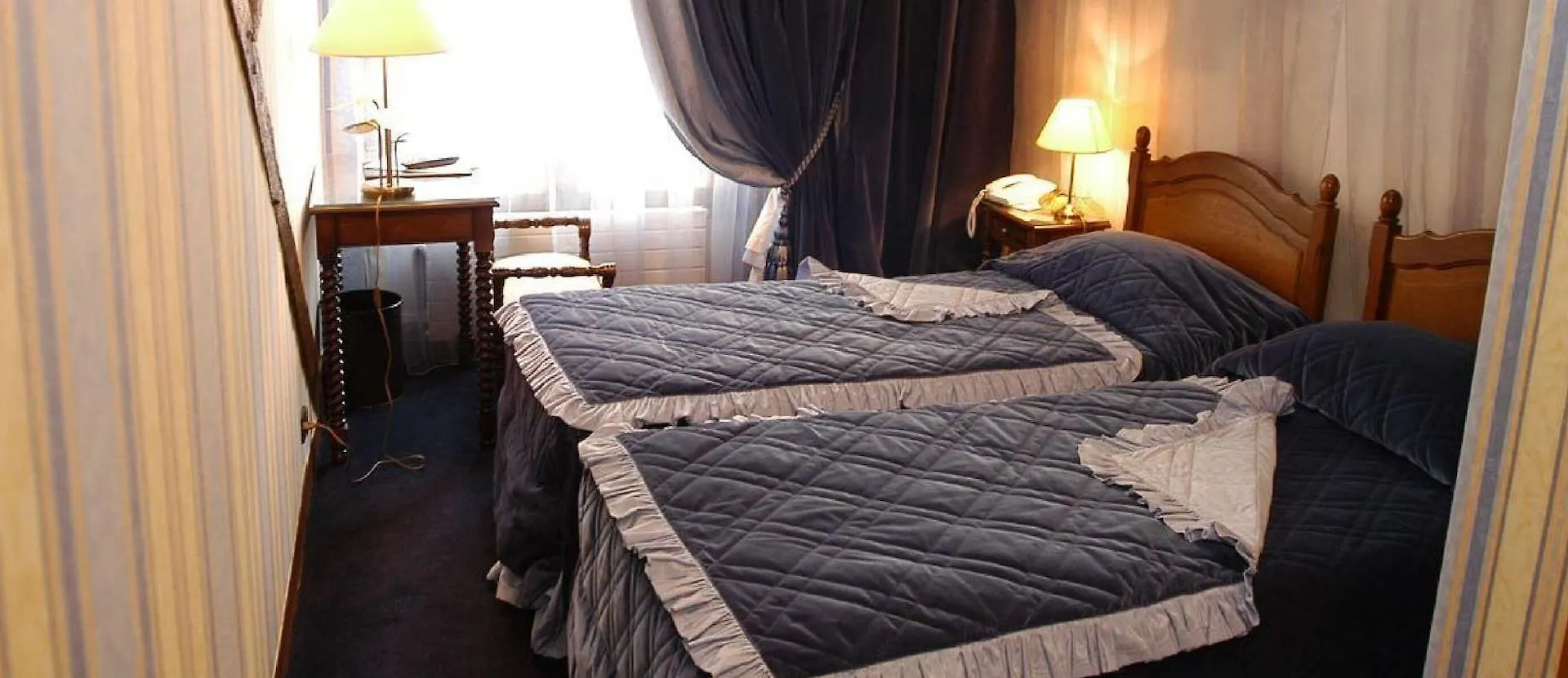 ***  Grand Hotel Dechampaigne Paris France